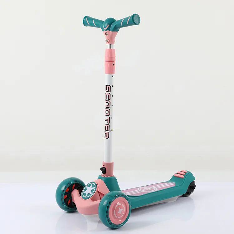 Trottinette à Trois Roues Pliable Pour Enfant Avec Roues Lumineuses